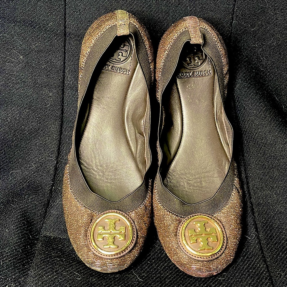 Tory Burch • Caroline 2 / bronze / coconut 232 • leather sole • size 8.5